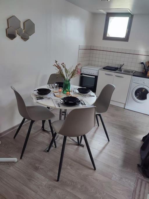 Le Petit Chateau Пиерфон Екстериор снимка